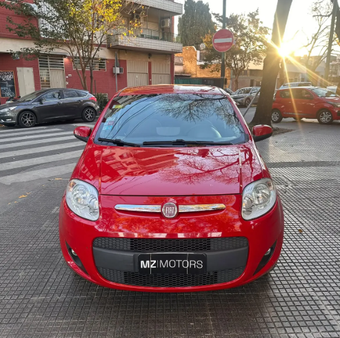 Fiat Palio 1.6 Essence 115 cv 2013 – Con llave duplicada y manuales – 130.000 km