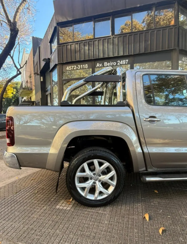 Volkswagen Amarok 3.0 V6 Highline 4×4 2024 – Automática – 83.000 km