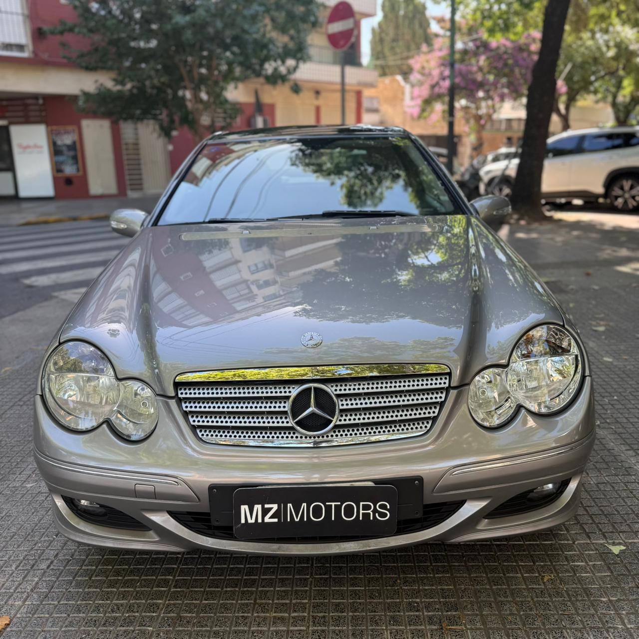 Mercedes-Benz C230 Sportcoupé V6 Evolution AT 2006 – 140.000 km