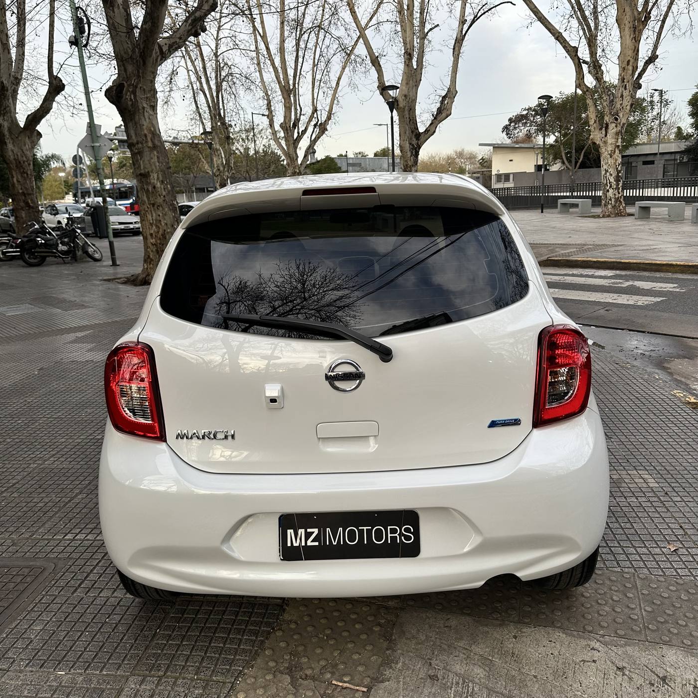 Nissan March 1.6 Advance Media Tech 107 cv 2017 – Automático – 70.300 km