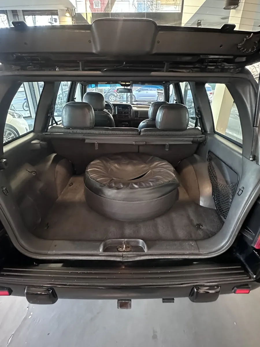 
								Jeep Grand Cherokee 5.2 V8 Limited full									