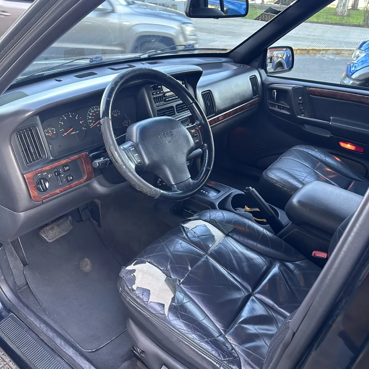 
								Jeep Grand Cherokee 5.2 V8 Limited full									