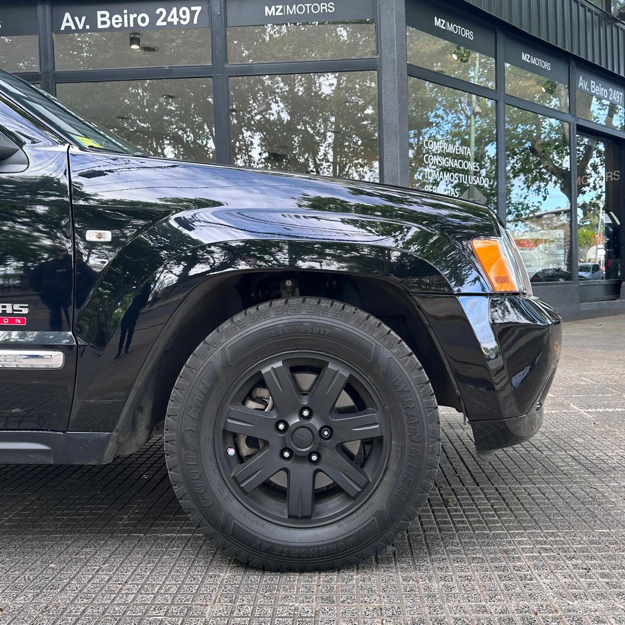 
								Jeep Grand Cherokee Limited V8 4.7l full									