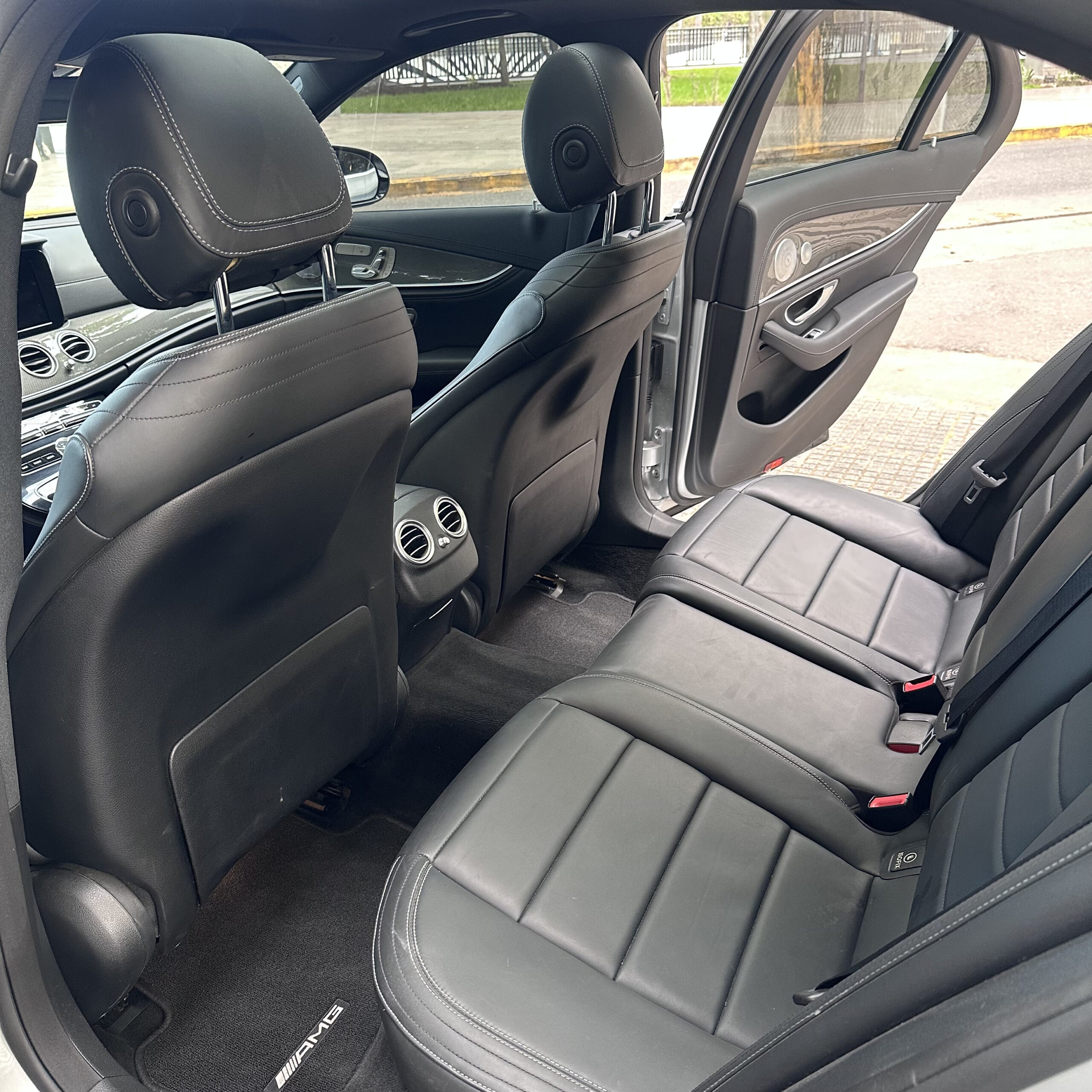 
								Mercedes Benz E400 V6 3.0l 4matic full									