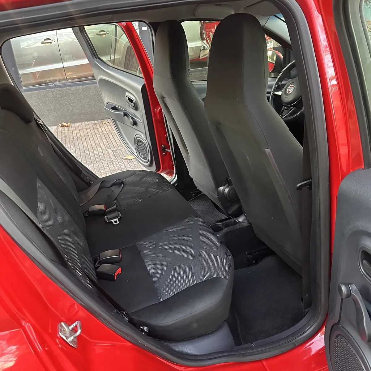 
								Fiat MOBI 1.0 Easy full									