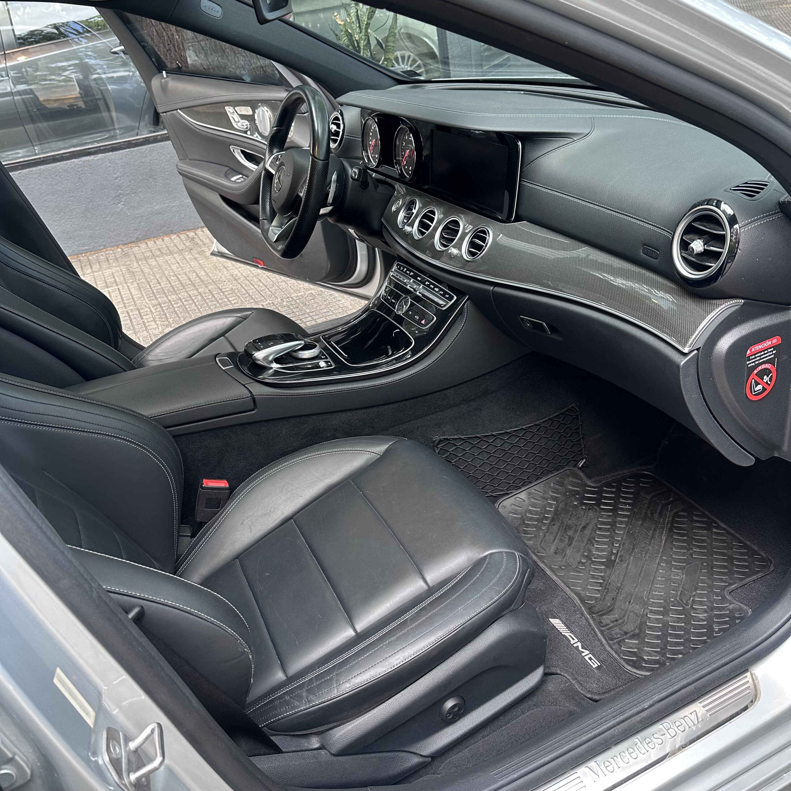 
								Mercedes Benz E400 V6 3.0l 4matic full									