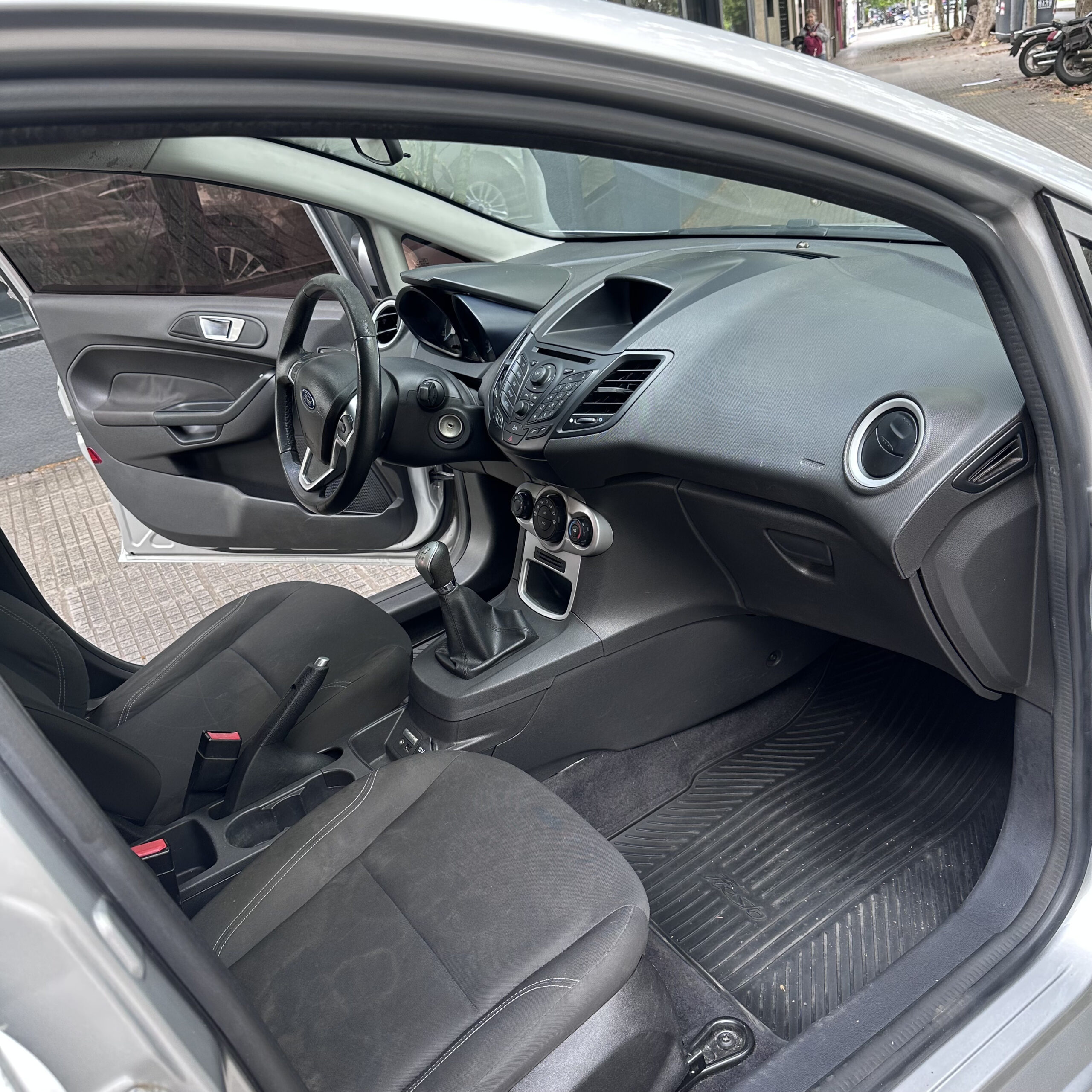 
								Ford Fiesta Kinetic 1.6 SE 120 cv 2015 – 91.000 km full									