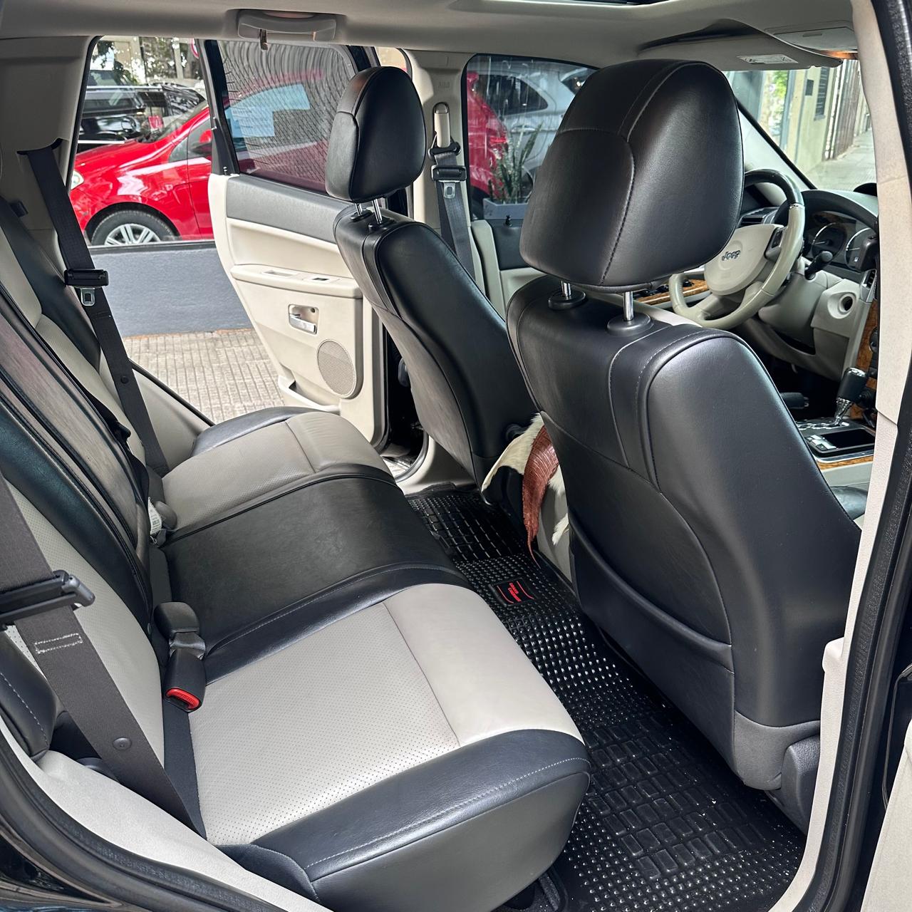 
								Jeep Grand Cherokee Limited V8 4.7l full									