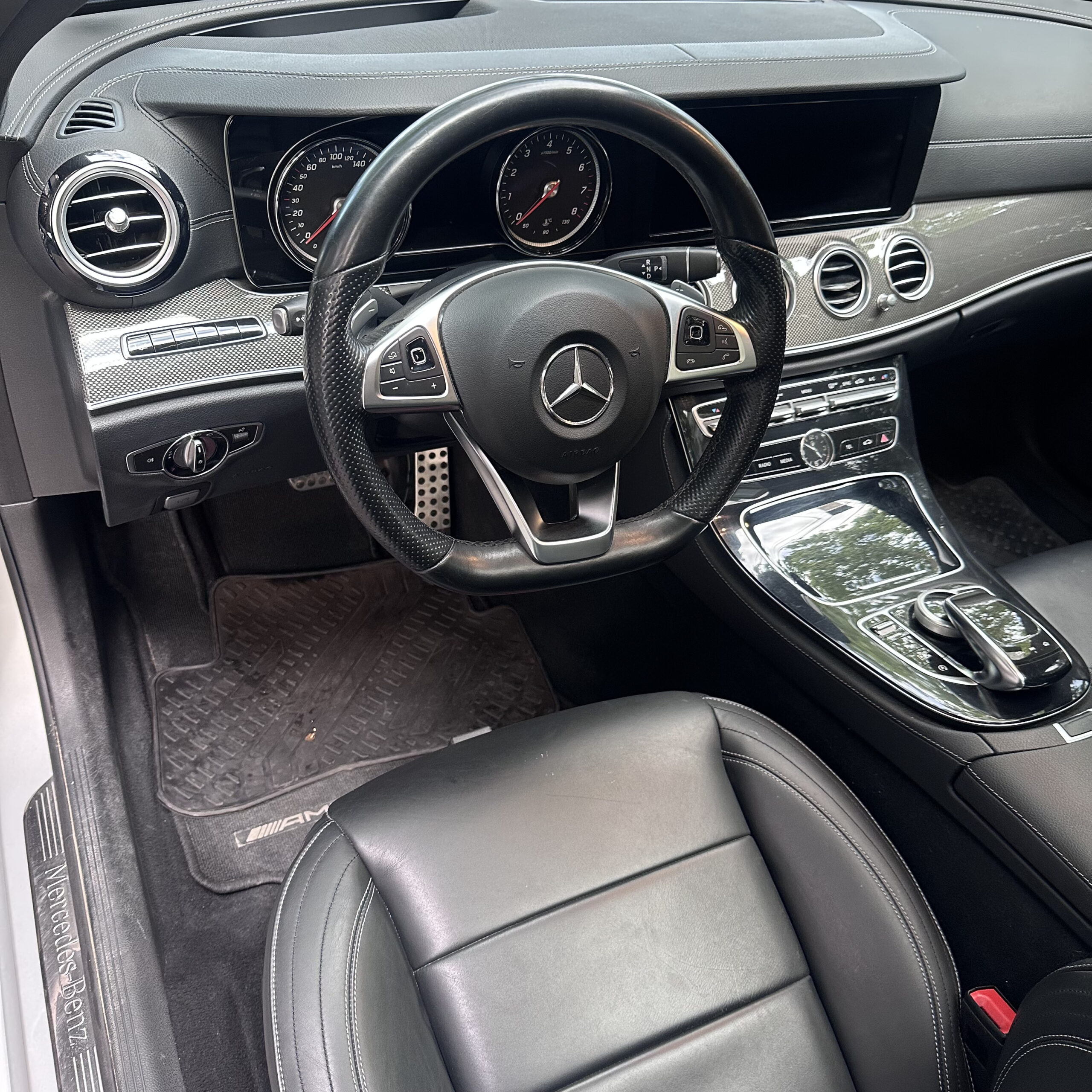 
								Mercedes Benz E400 V6 3.0l 4matic full									