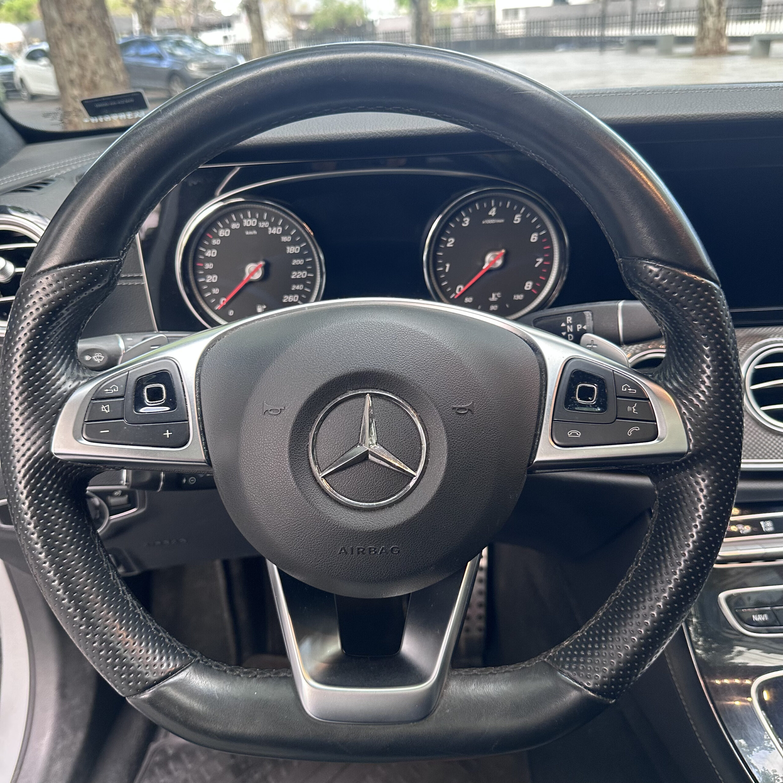 
								Mercedes Benz E400 V6 3.0l 4matic full									