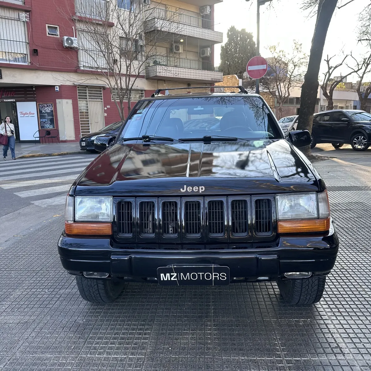 
								Jeep Grand Cherokee 5.2 V8 Limited full									