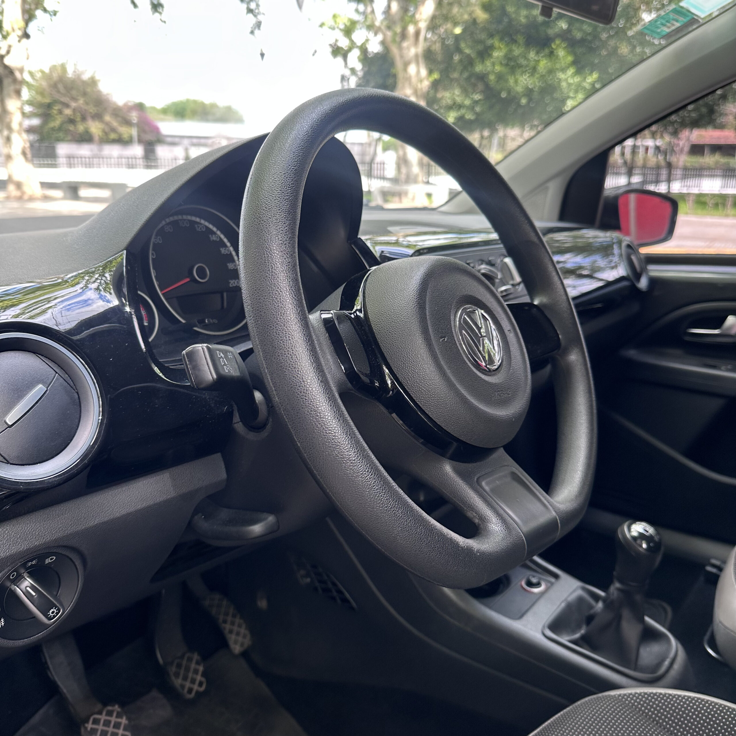 
								Volkswagen Up! 1.0 High Up! 75cv full									
