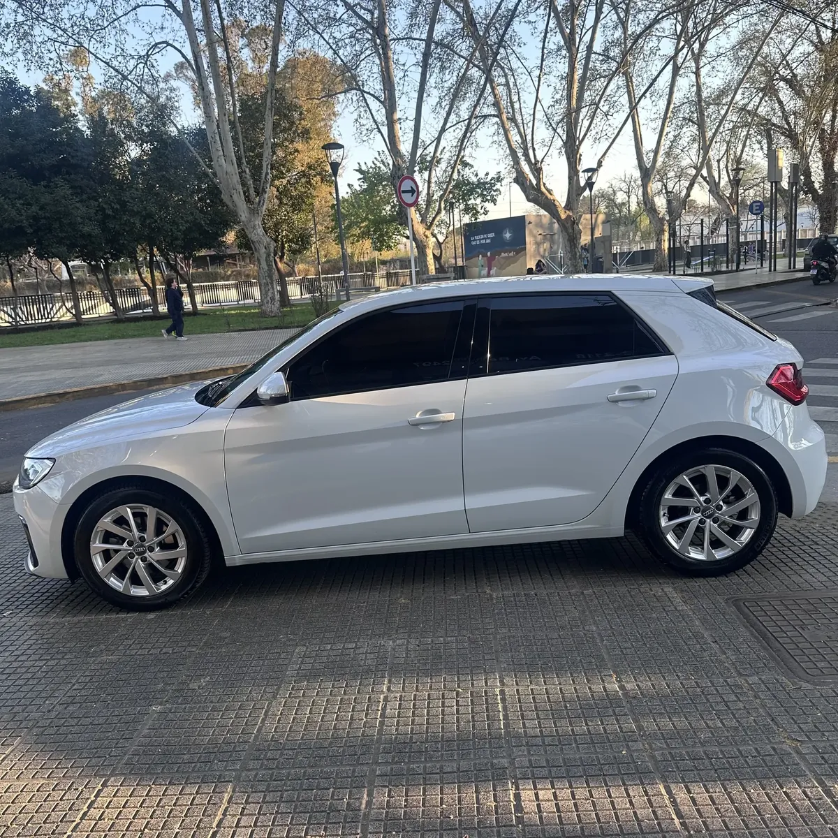 
								AUDI A1 SPORTBACK TFSI STRONIC full									