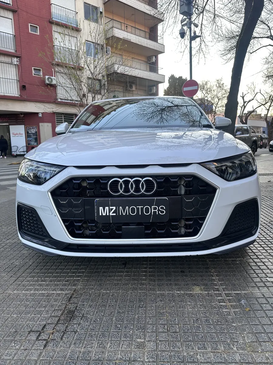 
								AUDI A1 SPORTBACK TFSI STRONIC full									