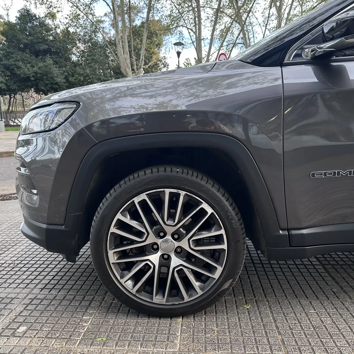 
								Jeep Compass 1.3 T270 Limited full									