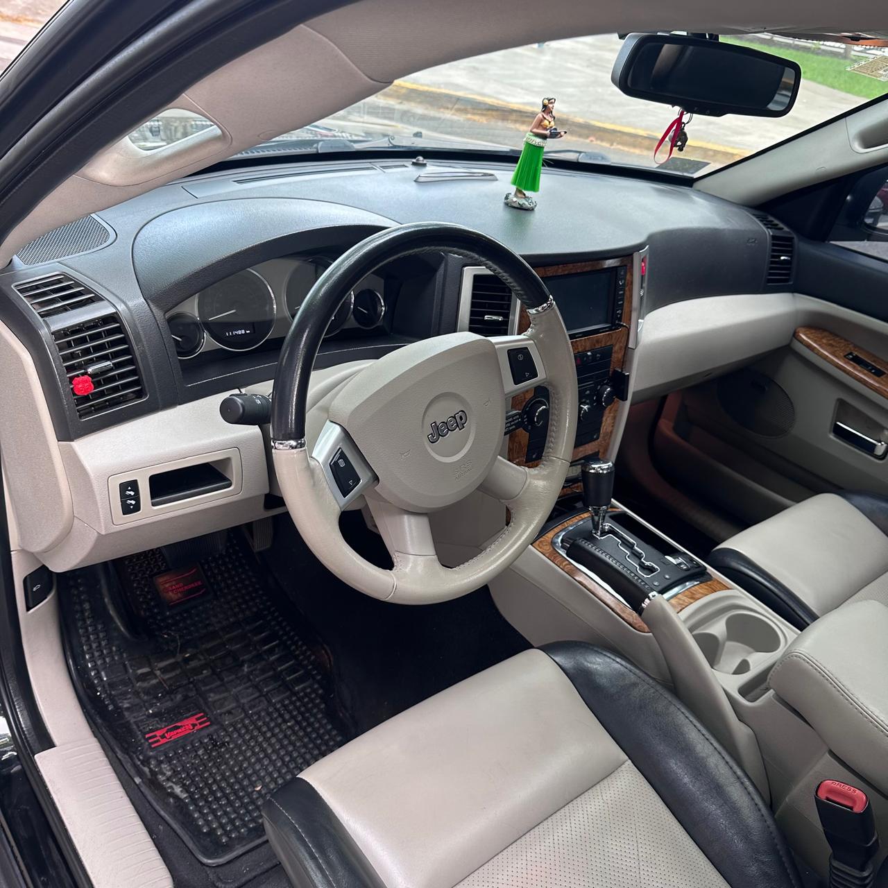 
								Jeep Grand Cherokee Limited V8 4.7l full									