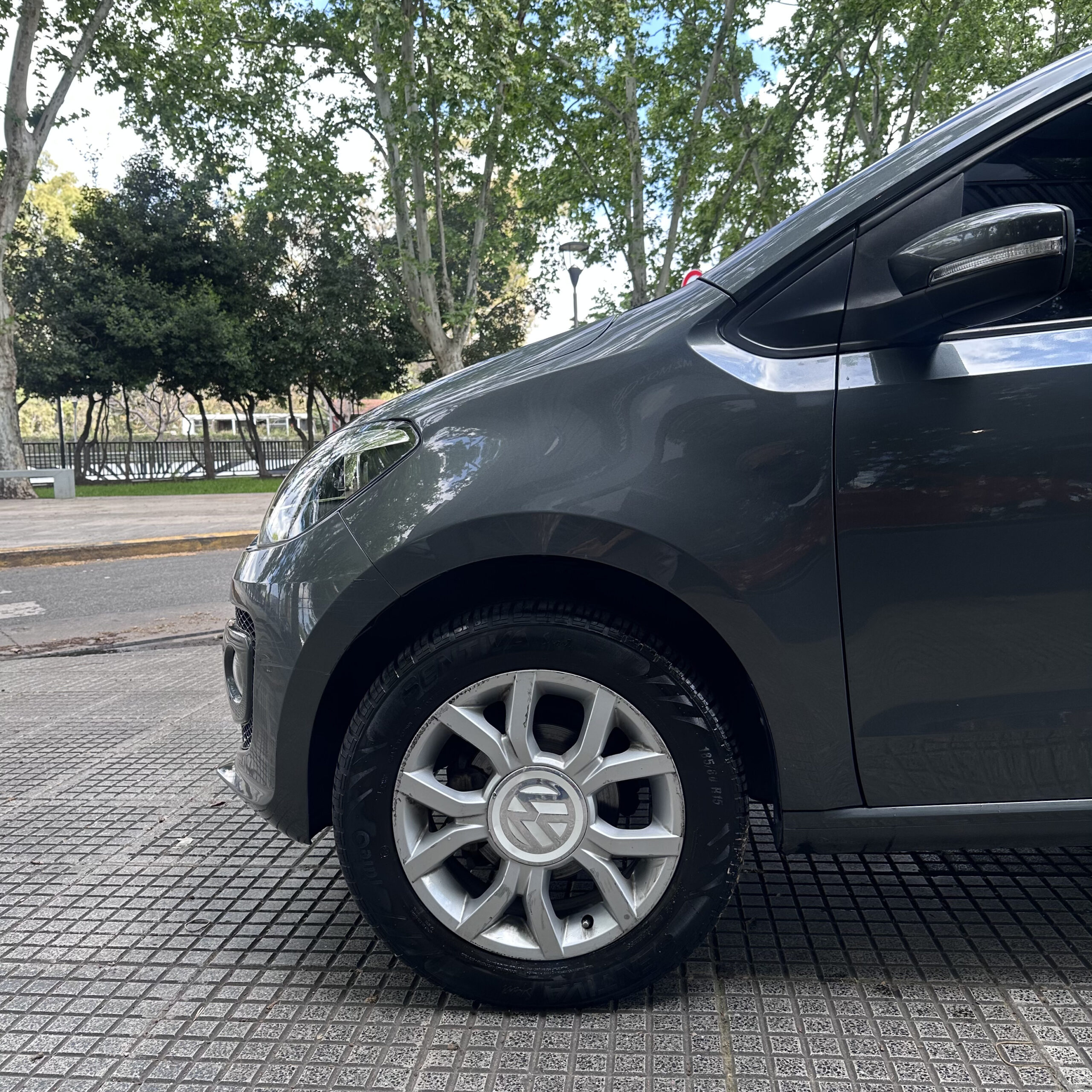 Volkswagen Up! 1.0 High Up! 75cv