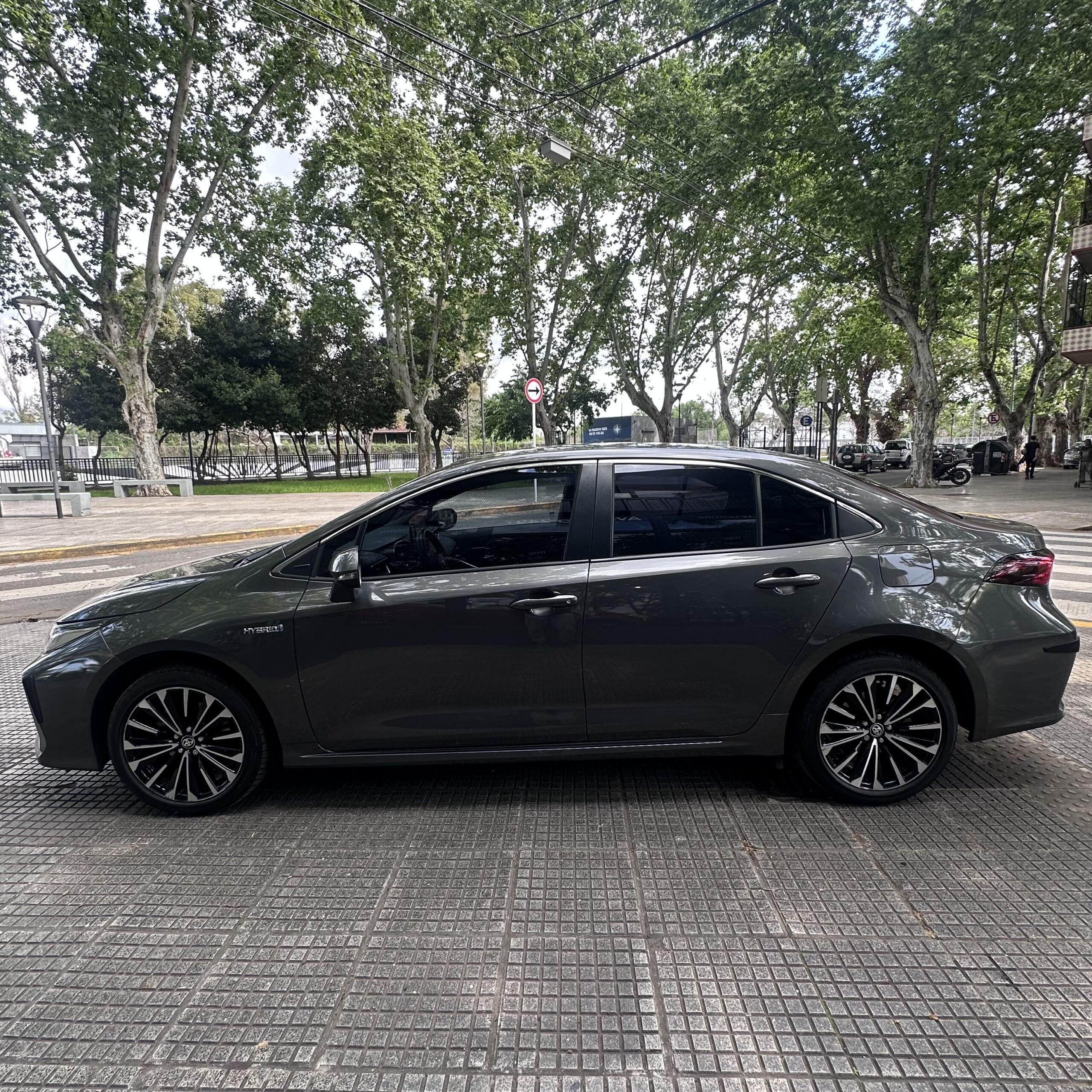 
								Toyota Corolla 1.8 Hev Seg Ecvt full									