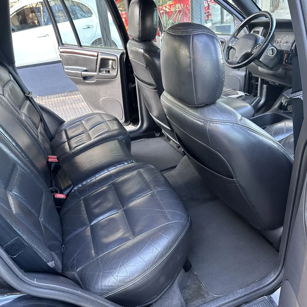 
								Jeep Grand Cherokee 5.2 V8 Limited full									