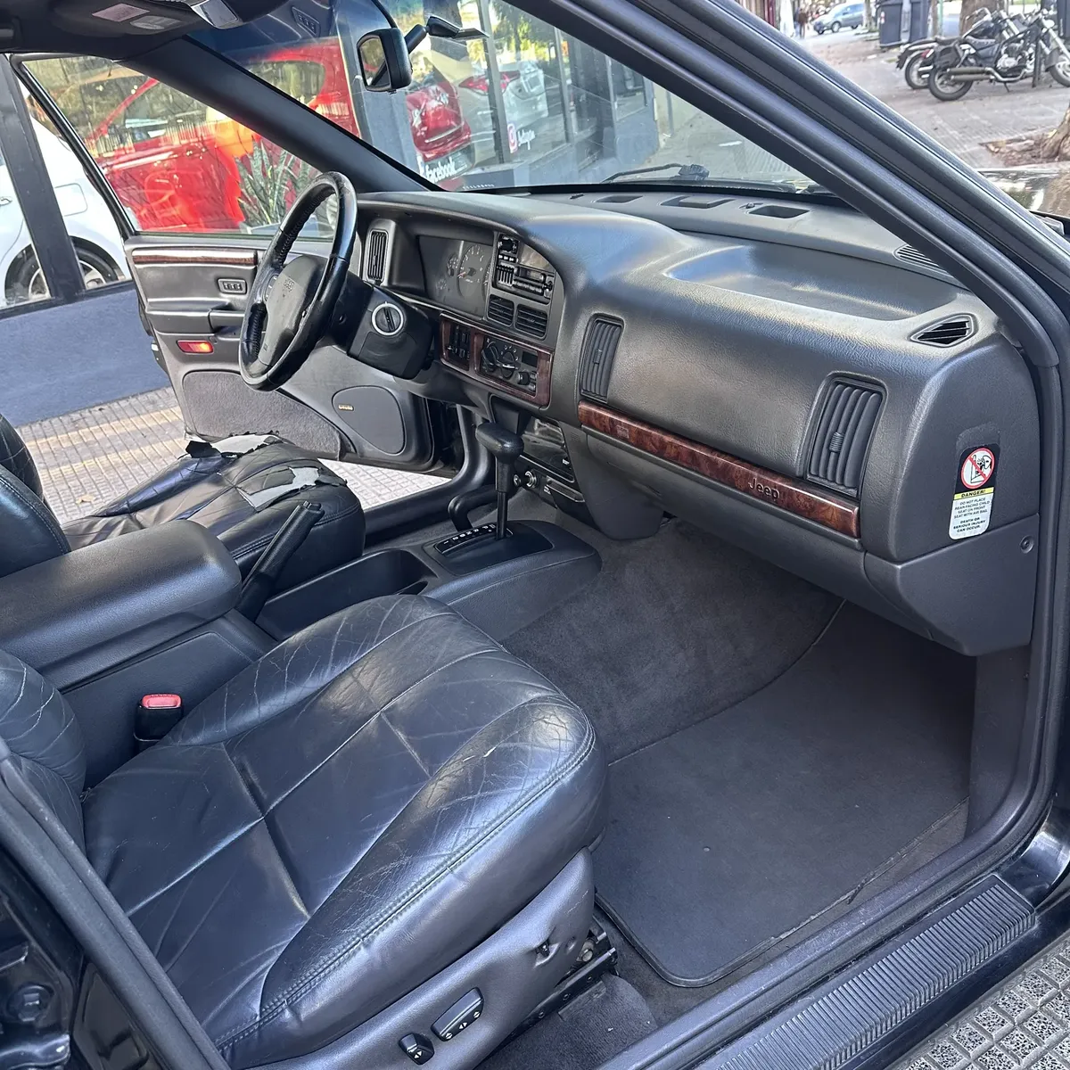 
								Jeep Grand Cherokee 5.2 V8 Limited full									