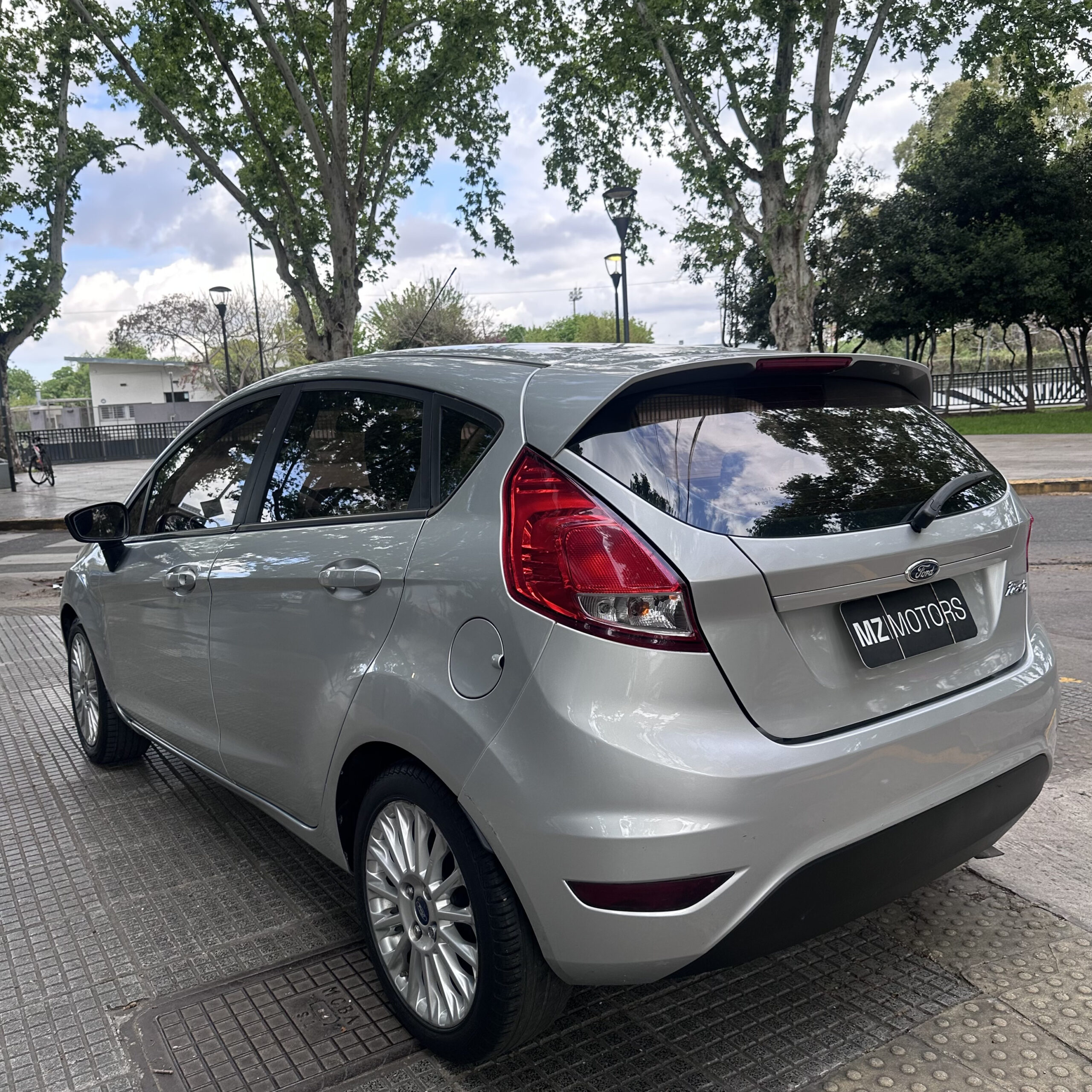 
								Ford Fiesta Kinetic 1.6 SE 120 cv 2015 – 91.000 km full									