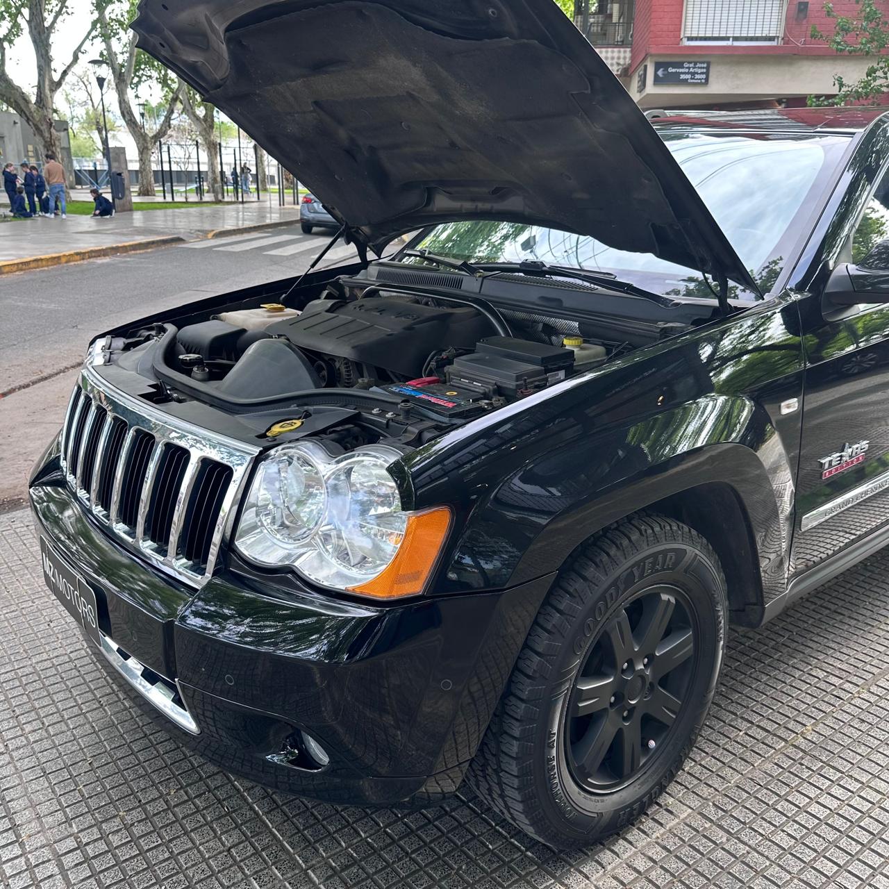 
								Jeep Grand Cherokee Limited V8 4.7l full									