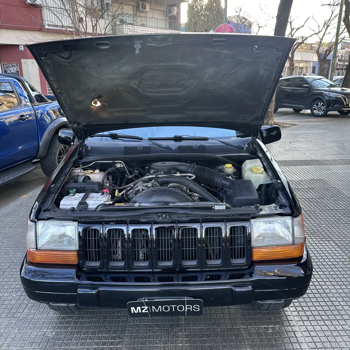 
								Jeep Grand Cherokee 5.2 V8 Limited full									