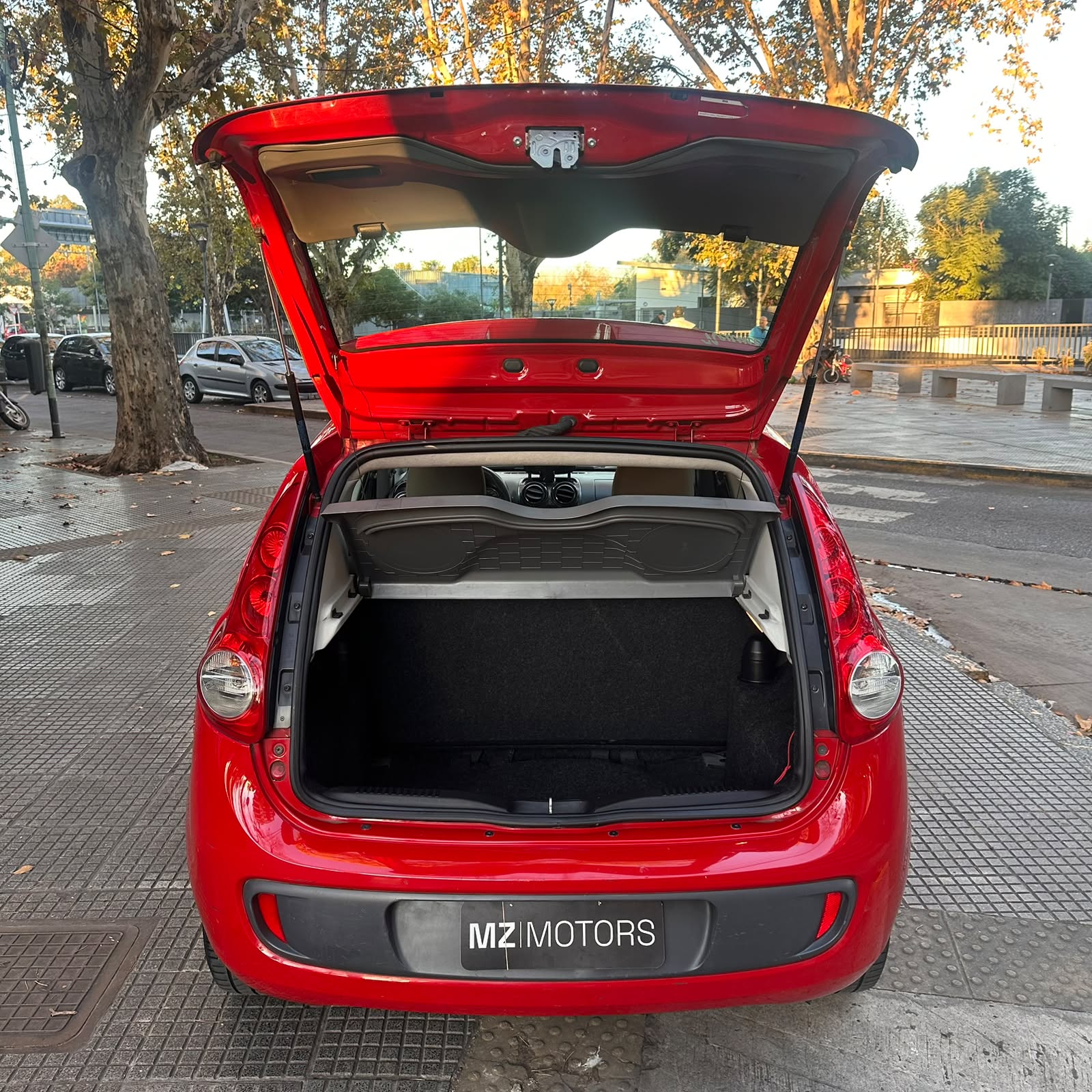 
								Fiat Palio 1.6 Essence 115 cv 2013 – Con llave duplicada y manuales – 130.000 km full									