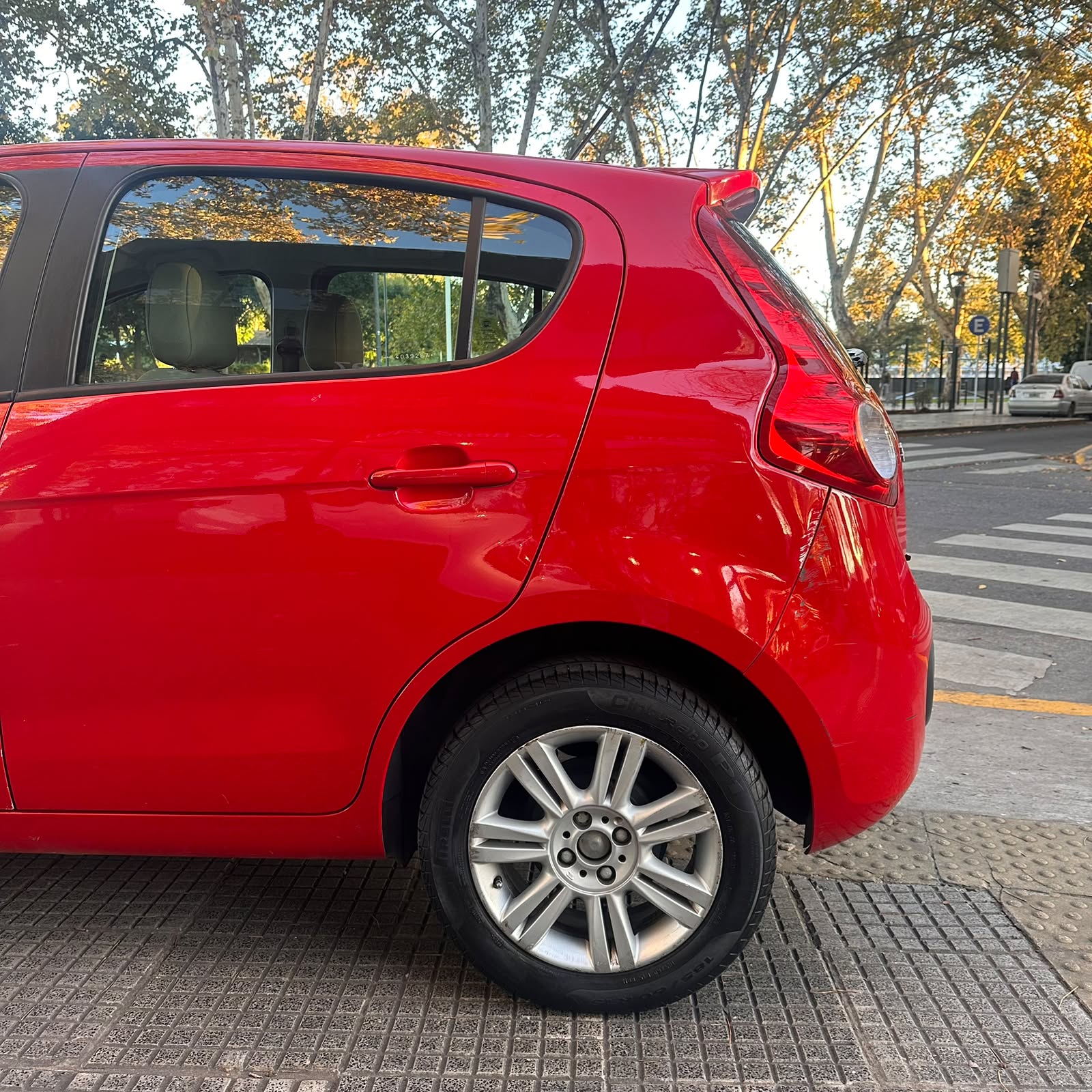 
								Fiat Palio 1.6 Essence 115 cv 2013 – Con llave duplicada y manuales – 130.000 km full									