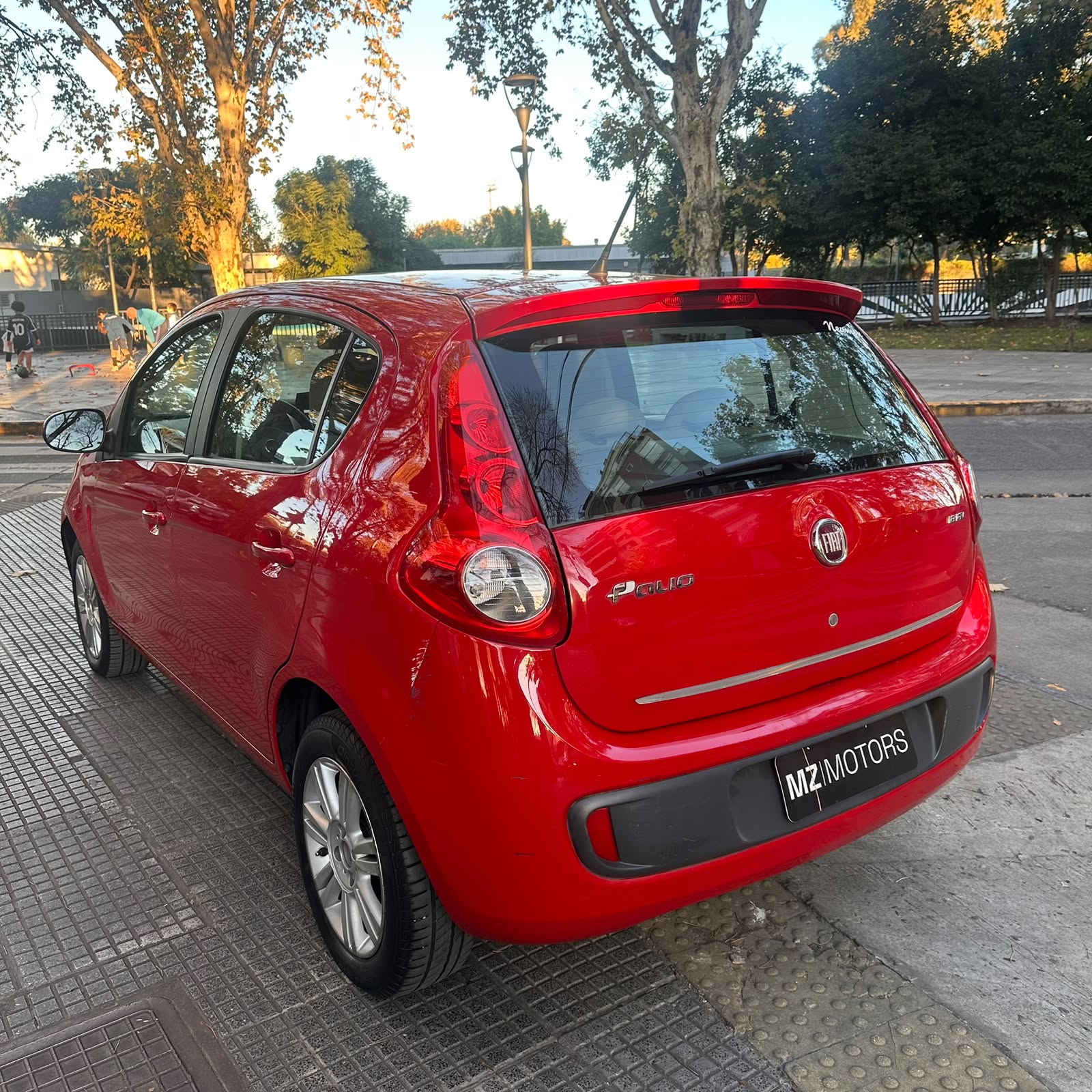 
								Fiat Palio 1.6 Essence 115 cv 2013 – Con llave duplicada y manuales – 130.000 km full									