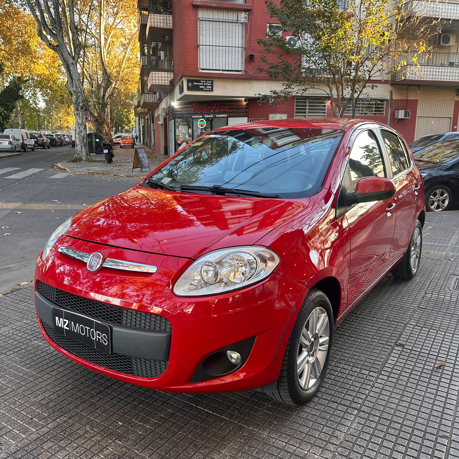 
								Fiat Palio 1.6 Essence 115 cv 2013 – Con llave duplicada y manuales – 130.000 km full									